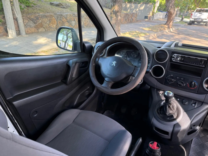 Imagen del Peugeot 2014  1.6-100 listo para la venta  