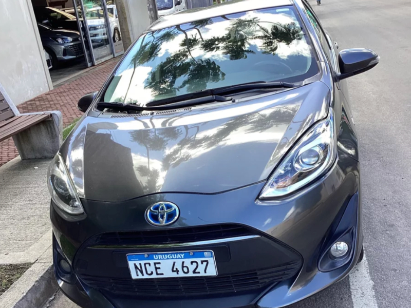 Toyota Prius  hatchback ofrecido en Trinidad 