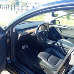 Tesla Model y  sedán ofrecido en Maldonado 